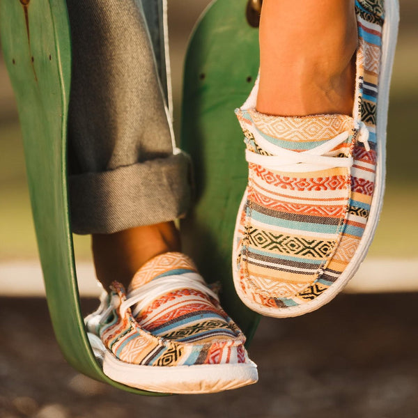 Very G Women's shoe canvas lace-up Slip On Zuma Casual Shoe